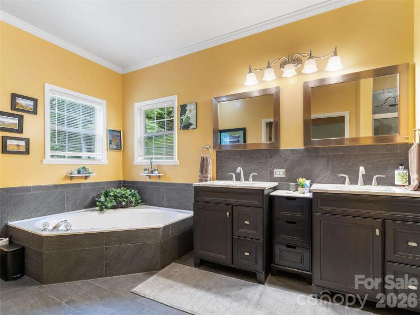 33 Copper Penny Lane, Burnsville, NC 28714.  MLS# CAR4357668, YatesRealty ID 13912. 