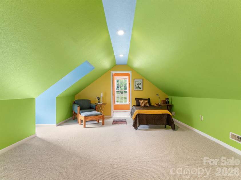 33 Copper Penny Lane, Burnsville, NC 28714.  MLS# CAR4357668, YatesRealty ID 13912. 