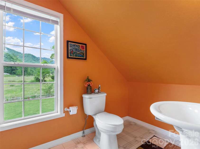 33 Copper Penny Lane, Burnsville, NC 28714.  MLS# CAR4357668, YatesRealty ID 13912. 