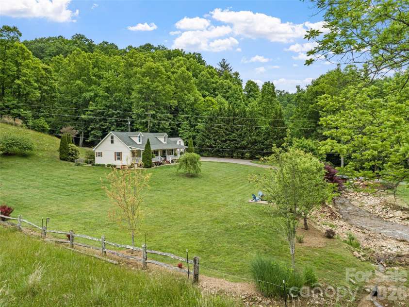 33 Copper Penny Lane, Burnsville, NC 28714.  MLS# CAR4357668, YatesRealty ID 13912. 