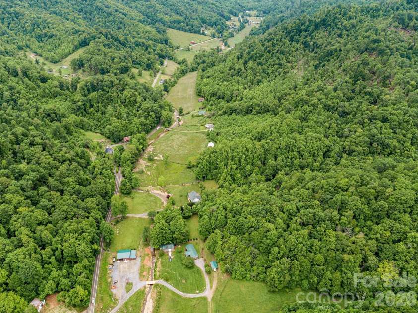 33 Copper Penny Lane, Burnsville, NC 28714.  MLS# CAR4357668, YatesRealty ID 13912. 