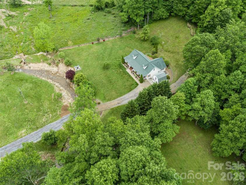 33 Copper Penny Lane, Burnsville, NC 28714.  MLS# CAR4357668, YatesRealty ID 13912. 
