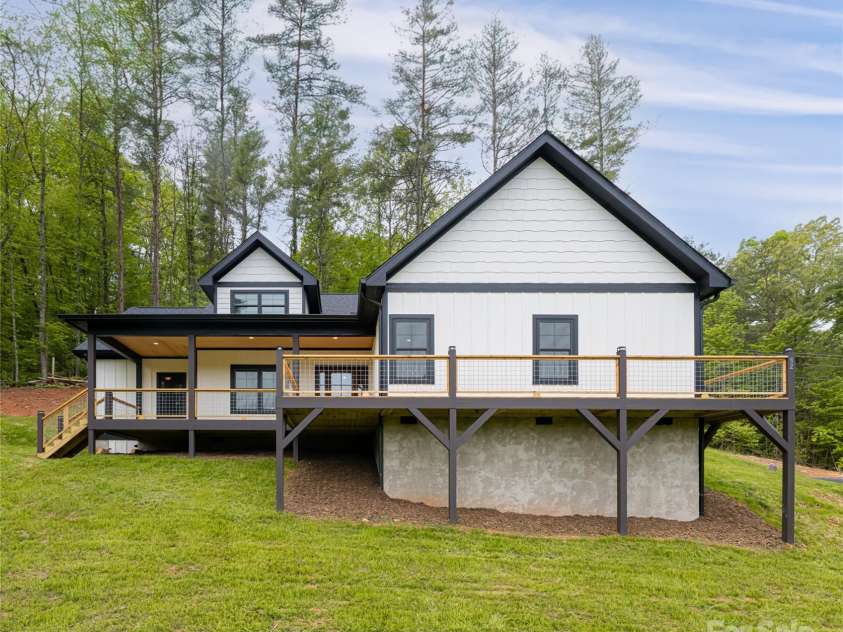 82 Arrowood Road, Weaverville, NC 28787.  MLS# CAR4233390, YatesRealty ID 13912. 