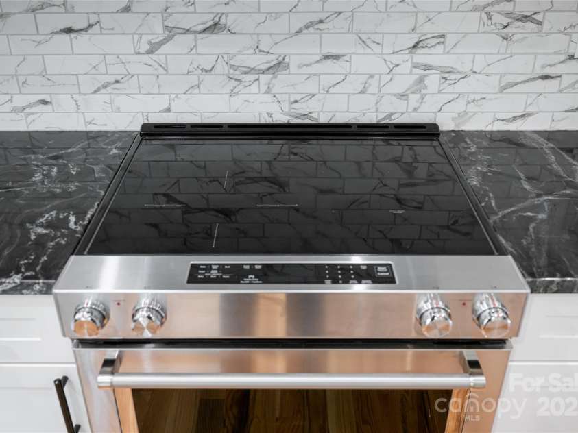 82 Arrowood Road, Weaverville, NC 28787.  MLS# CAR4233390, YatesRealty ID 13912. 