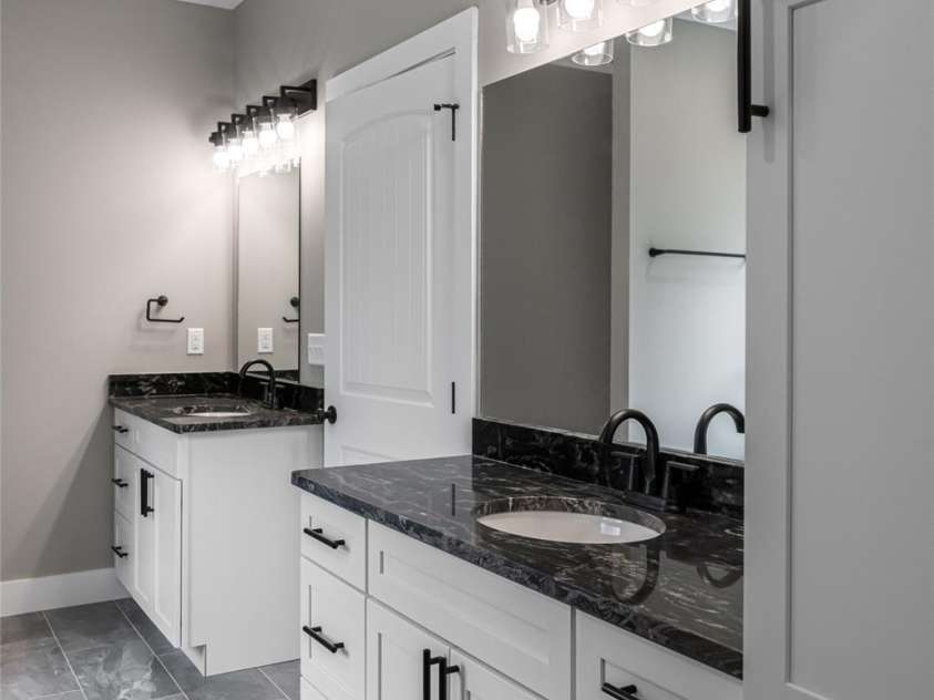 82 Arrowood Road, Weaverville, NC 28787.  MLS# CAR4233390, YatesRealty ID 13912. 