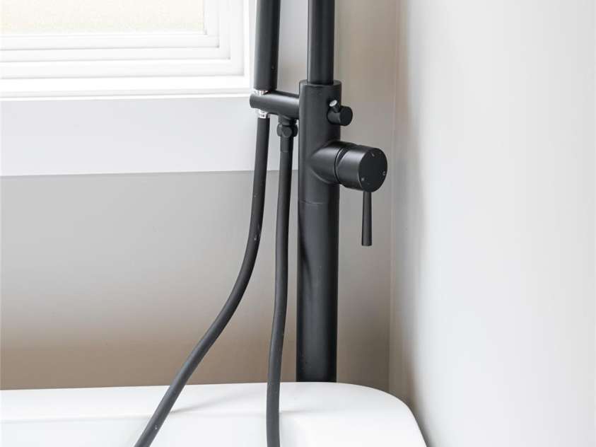 82 Arrowood Road, Weaverville, NC 28787.  MLS# CAR4233390, YatesRealty ID 13912. 