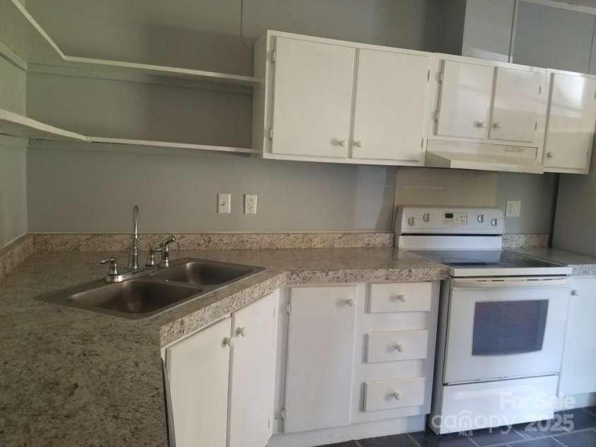 616/620 Pole Miller Extension, Brevard, NC 28712.  MLS# CAR4258327, YatesRealty ID 13913. 