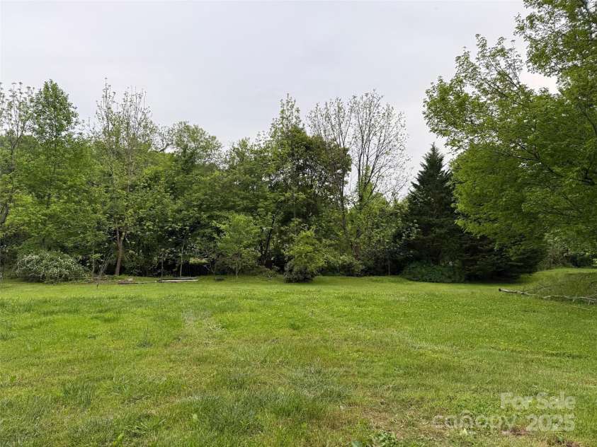 616/620 Pole Miller Extension, Brevard, NC 28712.  MLS# CAR4258327, YatesRealty ID 13913. 