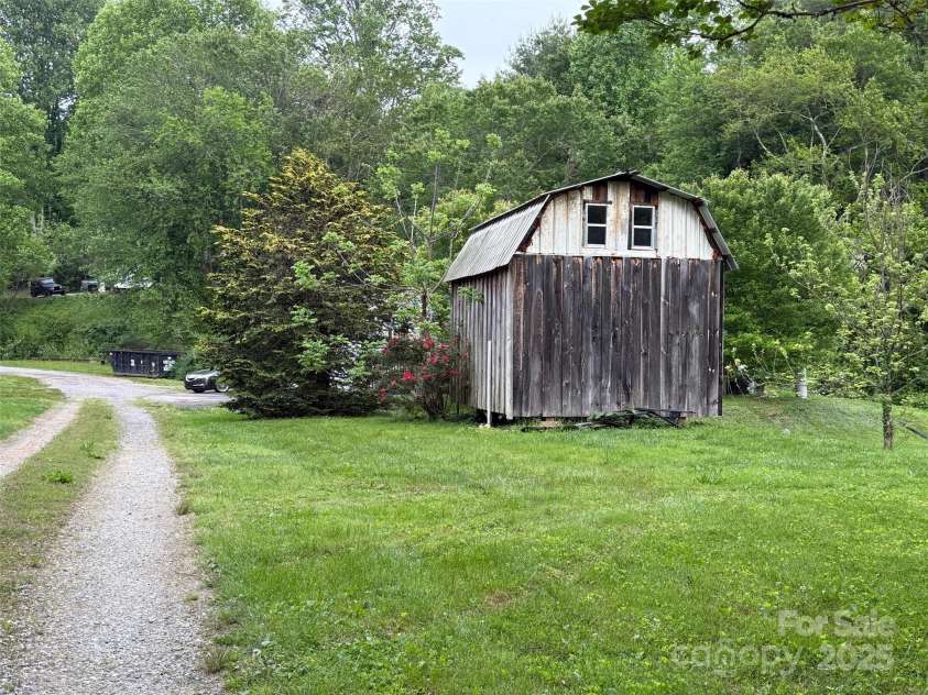 616/620 Pole Miller Extension, Brevard, NC 28712.  MLS# CAR4258327, YatesRealty ID 13913. 