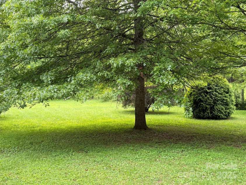 616/620 Pole Miller Extension, Brevard, NC 28712.  MLS# CAR4258327, YatesRealty ID 13913. 