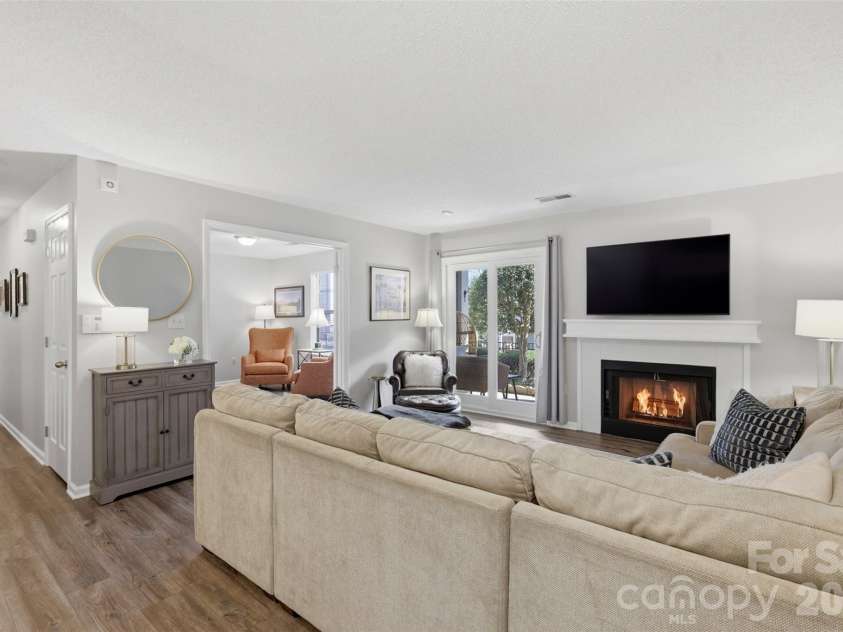 5007 Sharon Road, Charlotte, NC 28210.  MLS# CAR4356929, YatesRealty ID 13914. 