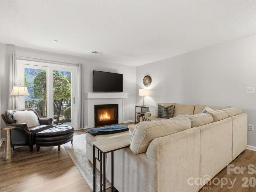 5007 Sharon Road, Charlotte, NC 28210.  MLS# CAR4356929, YatesRealty ID 13914. 
