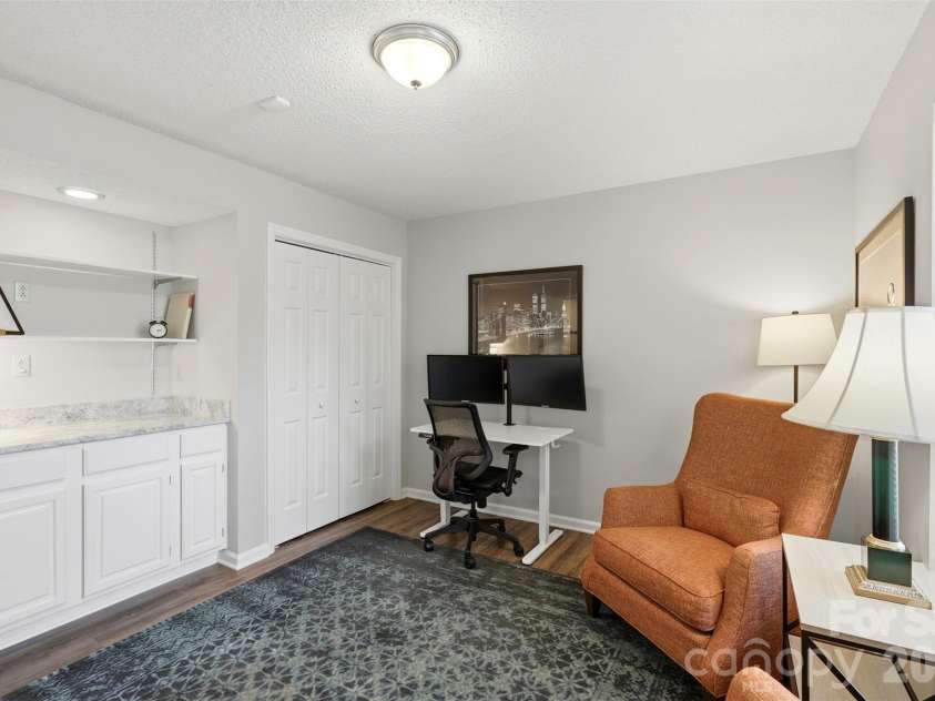 5007 Sharon Road, Charlotte, NC 28210.  MLS# CAR4356929, YatesRealty ID 13914. 