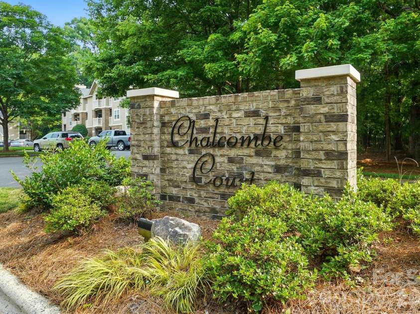 5007 Sharon Road, Charlotte, NC 28210.  MLS# CAR4419870, YatesRealty ID 13914. 
