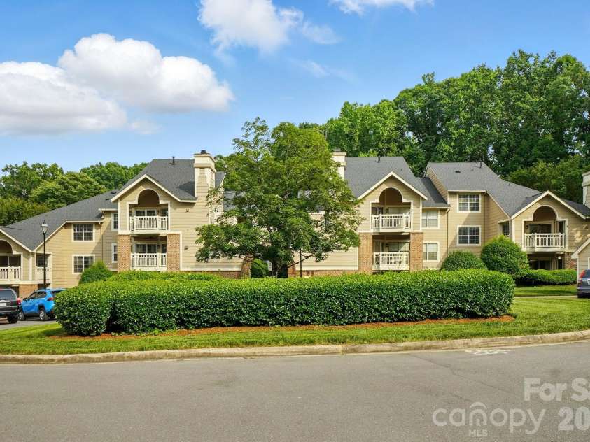 5007 Sharon Road, Charlotte, NC 28210.  MLS# CAR4419870, YatesRealty ID 13914. 