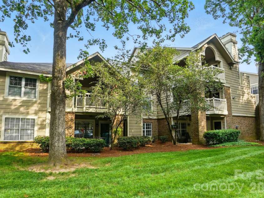 5007 Sharon Road, Charlotte, NC 28210.  MLS# CAR4419870, YatesRealty ID 13914. 