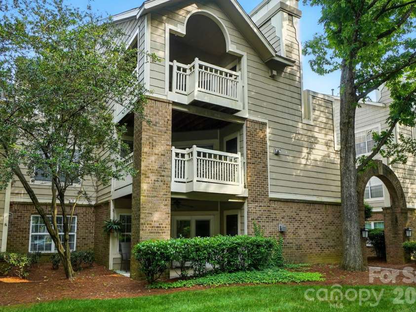 5007 Sharon Road, Charlotte, NC 28210.  MLS# CAR4419870, YatesRealty ID 13914. 