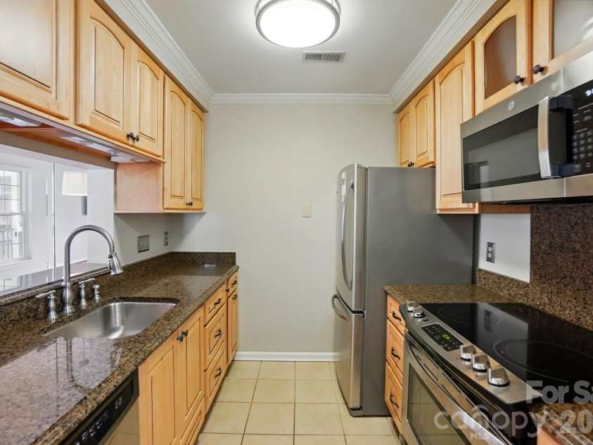 5007 Sharon Road, Charlotte, NC 28210.  MLS# CAR4419870, YatesRealty ID 13914. 