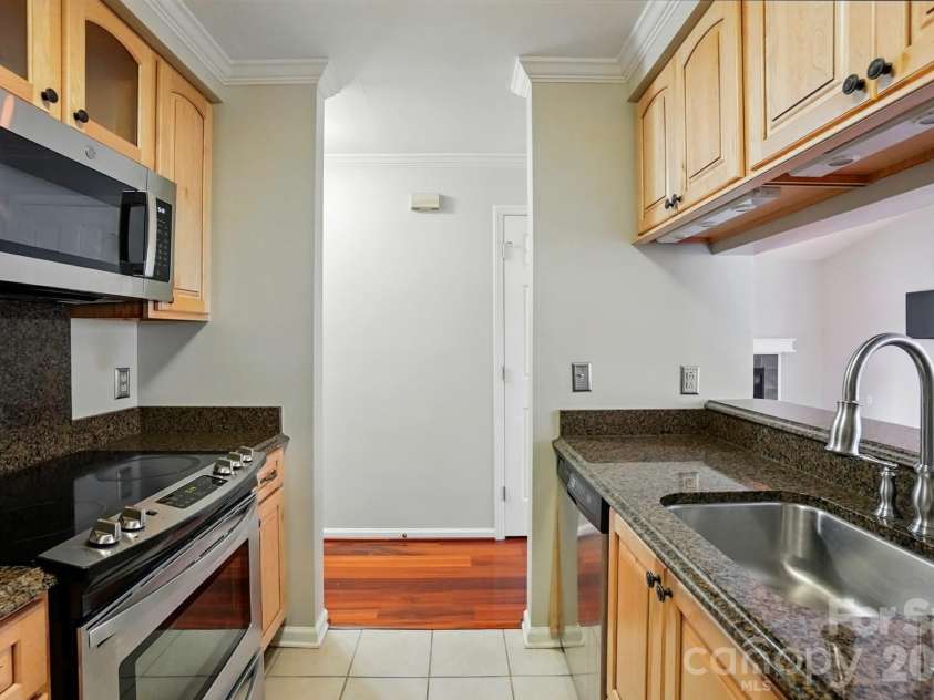 5007 Sharon Road, Charlotte, NC 28210.  MLS# CAR4419870, YatesRealty ID 13914. 