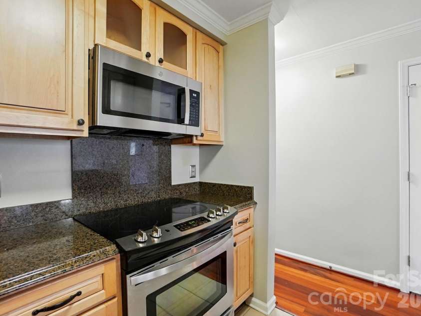 5007 Sharon Road, Charlotte, NC 28210.  MLS# CAR4419870, YatesRealty ID 13914. 