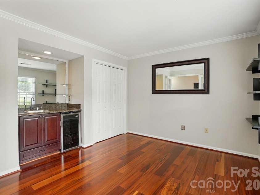 5007 Sharon Road, Charlotte, NC 28210.  MLS# CAR4419870, YatesRealty ID 13914. 