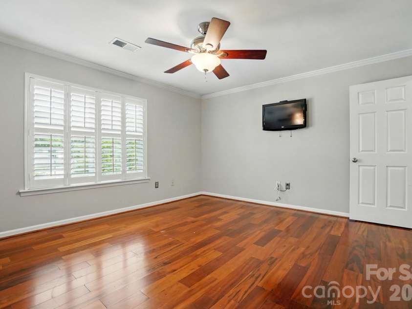 5007 Sharon Road, Charlotte, NC 28210.  MLS# CAR4419870, YatesRealty ID 13914. 