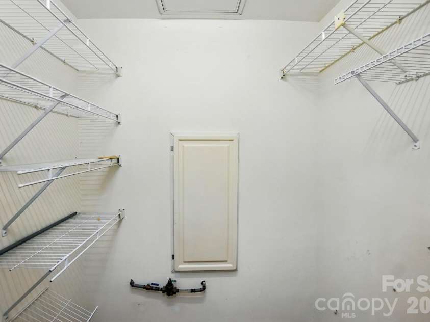 5007 Sharon Road, Charlotte, NC 28210.  MLS# CAR4419870, YatesRealty ID 13914. 