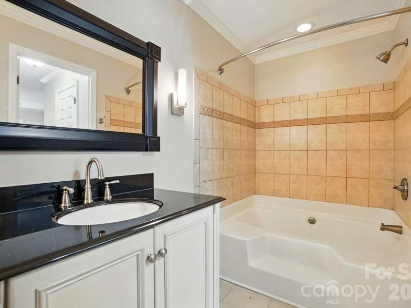 5007 Sharon Road, Charlotte, NC 28210.  MLS# CAR4419870, YatesRealty ID 13914. 