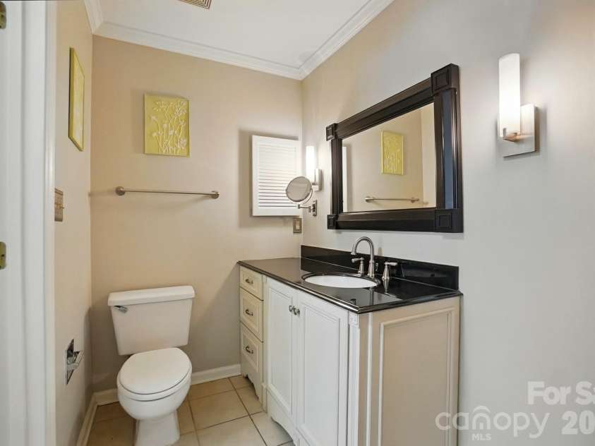 5007 Sharon Road, Charlotte, NC 28210.  MLS# CAR4419870, YatesRealty ID 13914. 