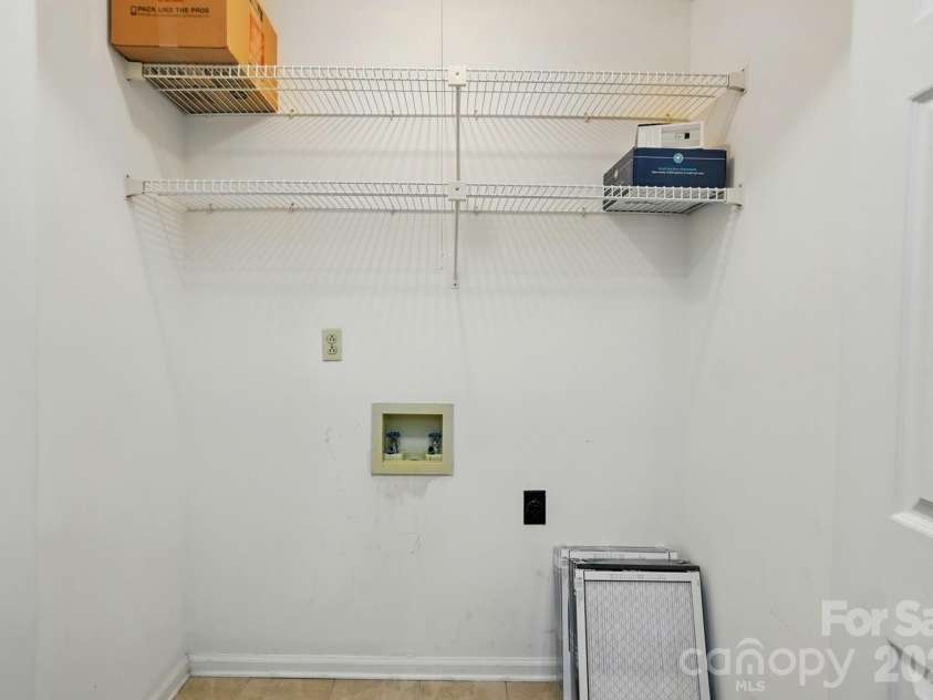 5007 Sharon Road, Charlotte, NC 28210.  MLS# CAR4419870, YatesRealty ID 13914. 