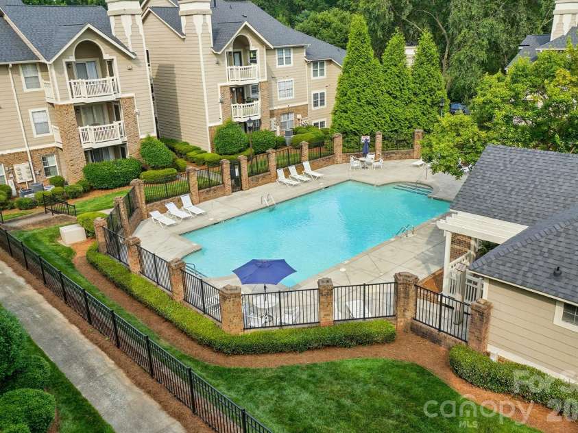 5007 Sharon Road, Charlotte, NC 28210.  MLS# CAR4419870, YatesRealty ID 13914. 