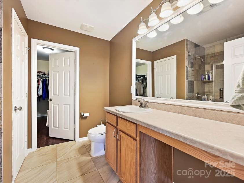 6224 Woodland Commons Drive, Charlotte, NC 28269.  MLS# CAR4250818, YatesRealty ID 13914. 