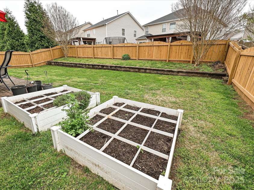 6224 Woodland Commons Drive, Charlotte, NC 28269.  MLS# CAR4250818, YatesRealty ID 13914. 