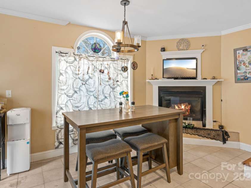 308 Browntown Road, Leicester, NC 28748.  MLS# CAR4216858, YatesRealty ID 13916. Eat in Nook in Kitchen