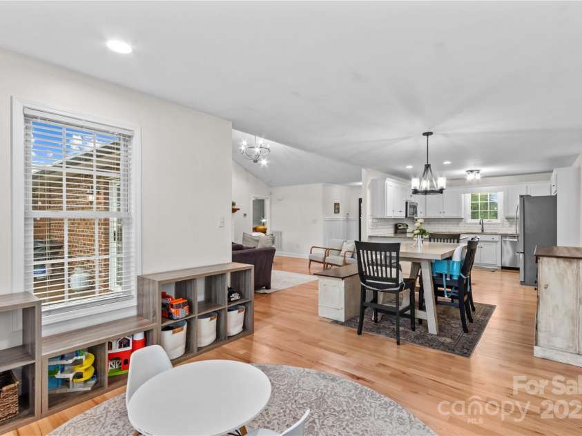 4336 Hunter Rhyne Road, Lincolnton, NC 28092.  MLS# CAR4257970, YatesRealty ID 13917. Flex space for playroom, sewing /craft , reading nook or additional dining.  Recessed lighting.