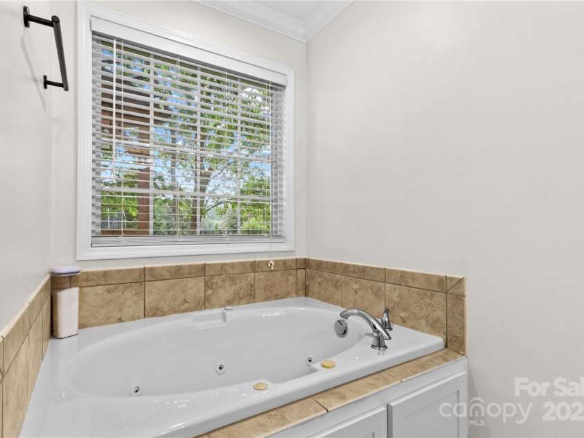 4336 Hunter Rhyne Road, Lincolnton, NC 28092.  MLS# CAR4257970, YatesRealty ID 13917. Jetted tub (overlooks rear yard)