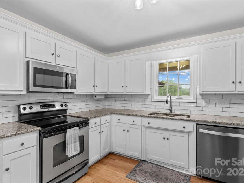 4336 Hunter Rhyne Road, Lincolnton, NC 28092.  MLS# CAR4257970, YatesRealty ID 13917. Kitchen overlooks front porch