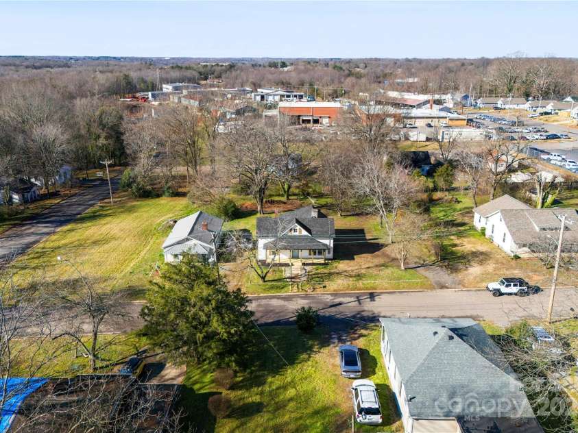 1024 8th Street, Statesville, NC 28677.  MLS# CAR4209810, YatesRealty ID 13918. 