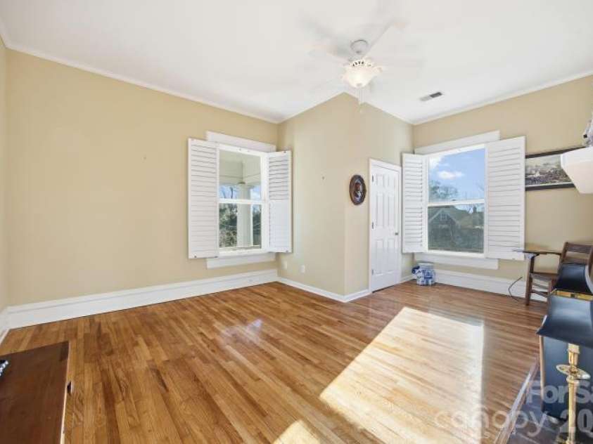 15 Kings Mountain Street, York, SC 29745.  MLS# CAR4336422, YatesRealty ID 13918. 2nd bedroom