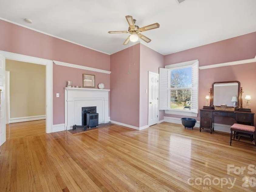 15 Kings Mountain Street, York, SC 29745.  MLS# CAR4336422, YatesRealty ID 13918. 3rd bed room