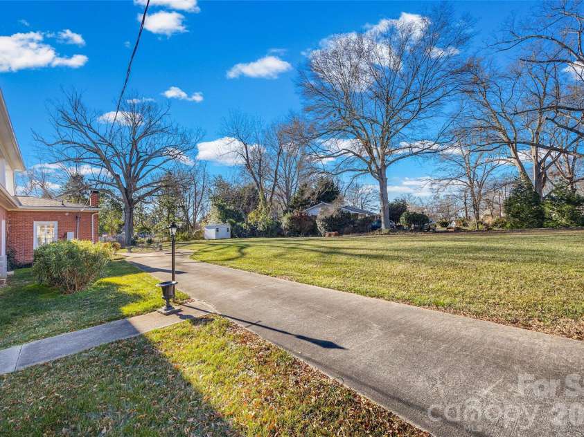 15 Kings Mountain Street, York, SC 29745.  MLS# CAR4336422, YatesRealty ID 13918. 