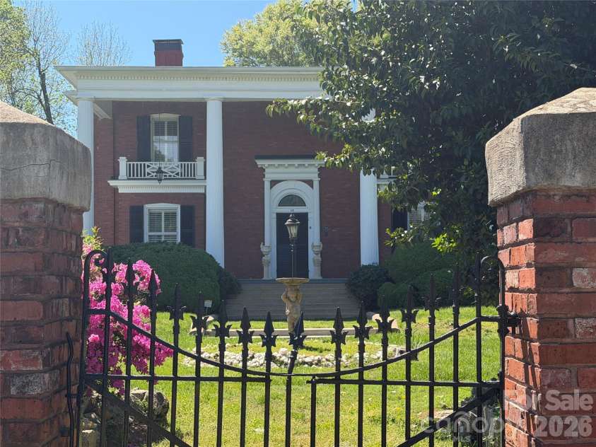 15 Kings Mountain Street, York, SC 29745.  MLS# CAR4336422, YatesRealty ID 13918. 