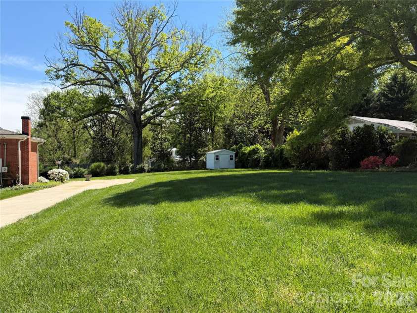 15 Kings Mountain Street, York, SC 29745.  MLS# CAR4336422, YatesRealty ID 13918. 