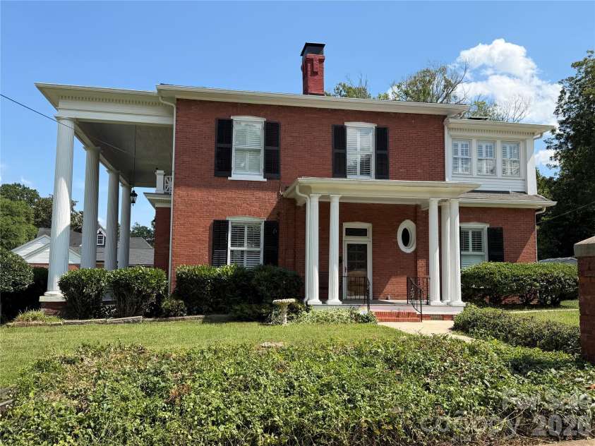 15 Kings Mountain Street, York, SC 29745.  MLS# CAR4336422, YatesRealty ID 13918. 