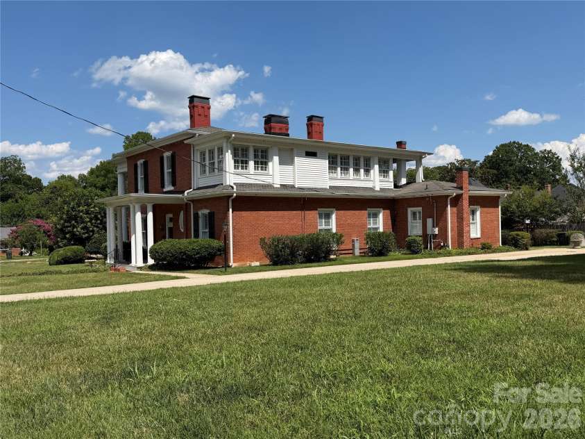 15 Kings Mountain Street, York, SC 29745.  MLS# CAR4336422, YatesRealty ID 13918. 