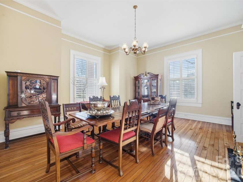 15 Kings Mountain Street, York, SC 29745.  MLS# CAR4336422, YatesRealty ID 13918. Formal Dining