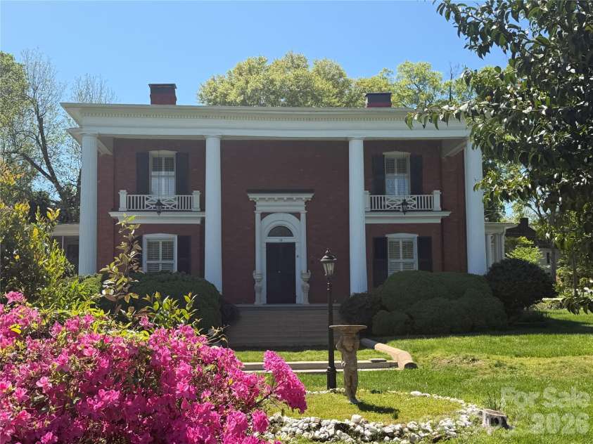 15 Kings Mountain Street, York, SC 29745.  MLS# CAR4336422, YatesRealty ID 13918. Frontview