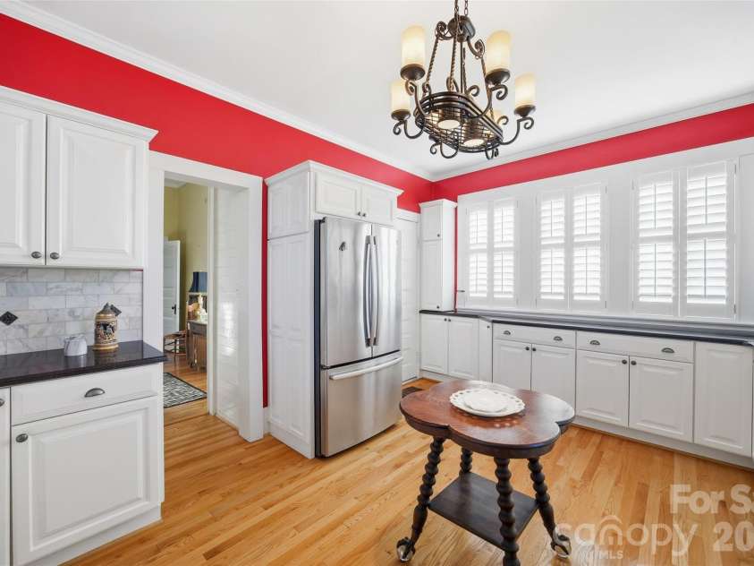 15 Kings Mountain Street, York, SC 29745.  MLS# CAR4336422, YatesRealty ID 13918. Kitchen