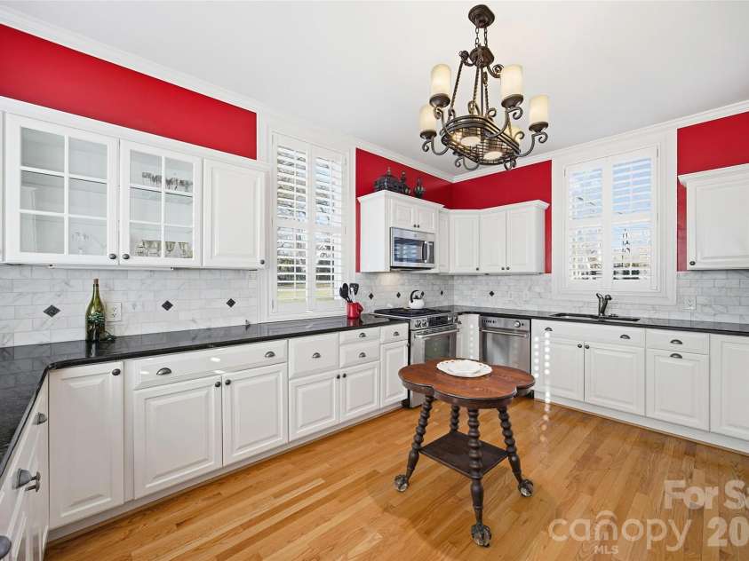 15 Kings Mountain Street, York, SC 29745.  MLS# CAR4336422, YatesRealty ID 13918. Kitchen