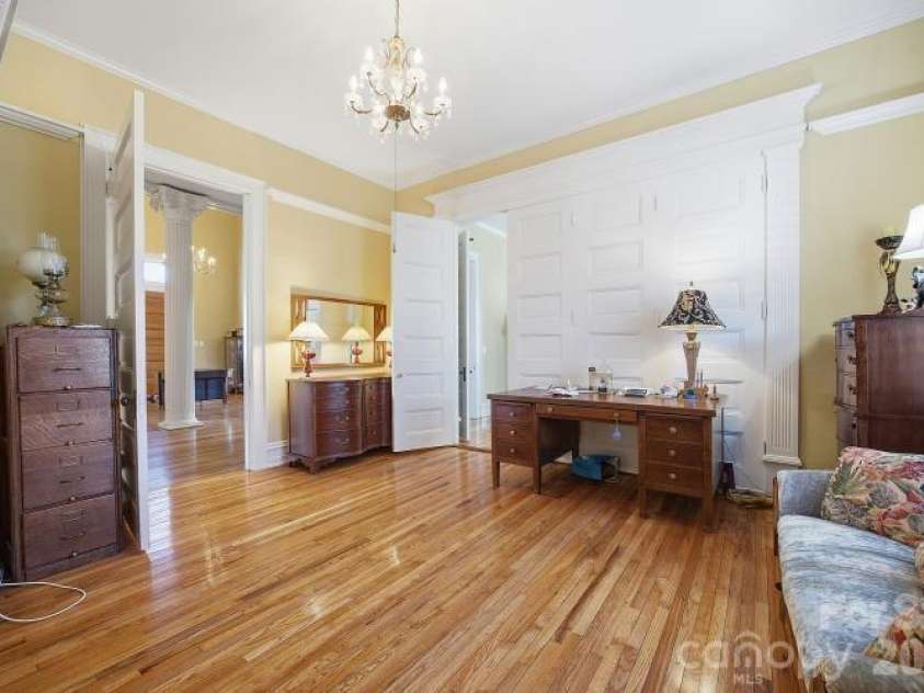 15 Kings Mountain Street, York, SC 29745.  MLS# CAR4336422, YatesRealty ID 13918. Primary Bedroom